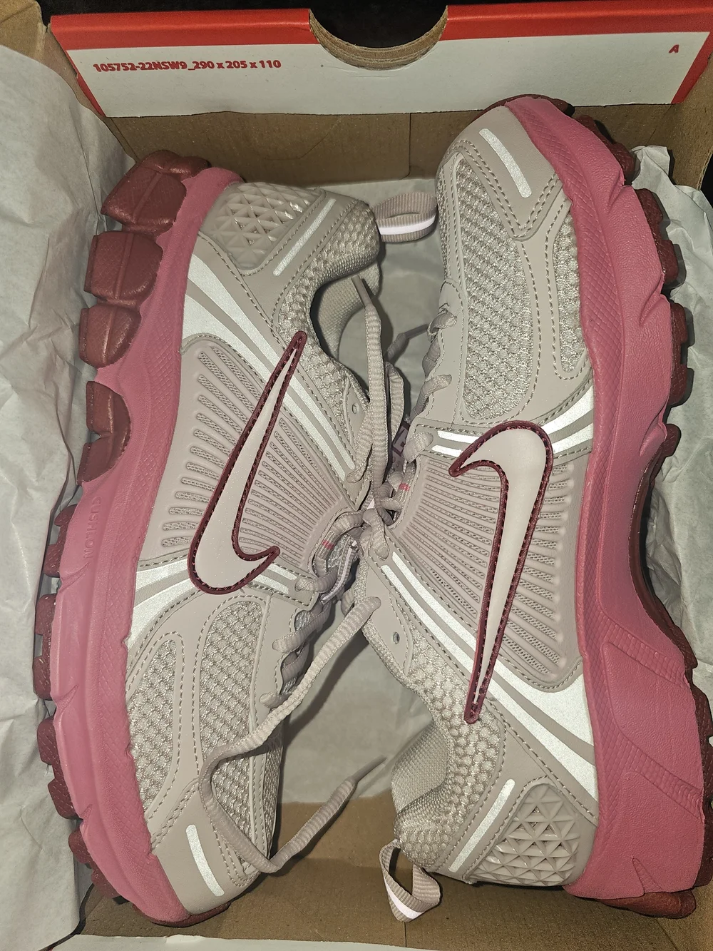 Nike Vomero 5(GS) 7Y